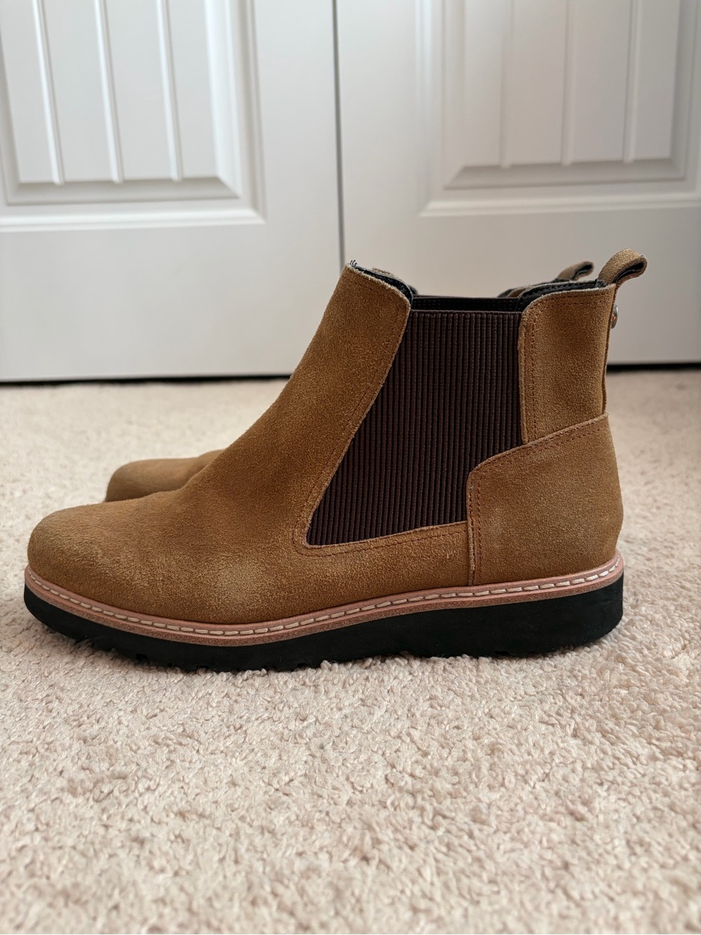 Donald J Pliner Women's Carsynwx Chelsea Boot Suede Tan Size 8.5 M